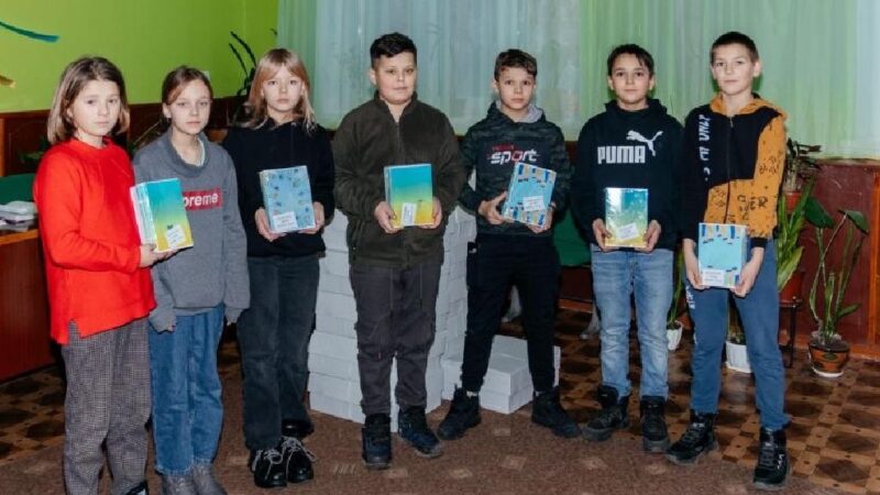 THE VIKTOR LESCHYNSKYI FUND PROVIDED NOTEBOOKS FOR THE STUDENTS OF THE CHERKASY REGION
