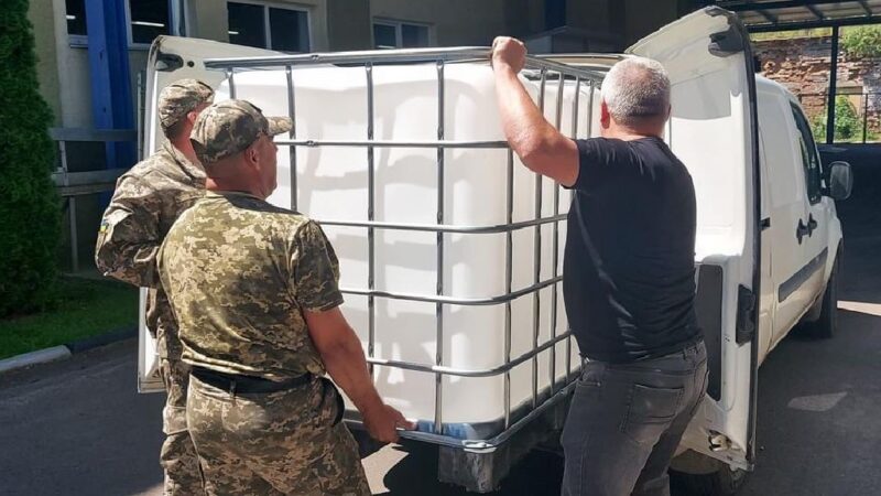 WE TRANSFER AND CONTINUE TO COLLECT HUMANITARIAN AID FOR THE PEOPLE OF KHERSON